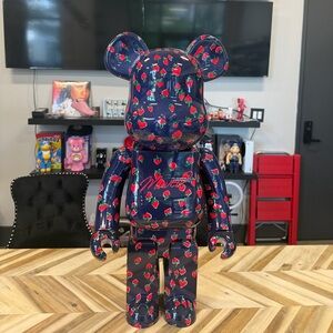 Bearbrick × MUVEIL Strawberry Pattern 1000% NEW WITH BOX
